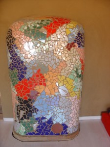 Lehmofen mit Scherbenmosaik Berlin