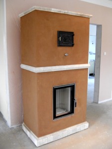 Lehmofen mit Bratäpfelfach